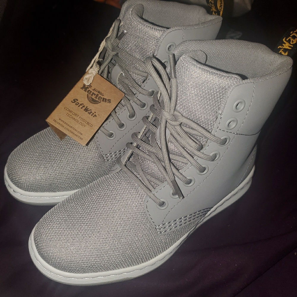 Nwt Dr. Marten Rigal Kids size 4 boots